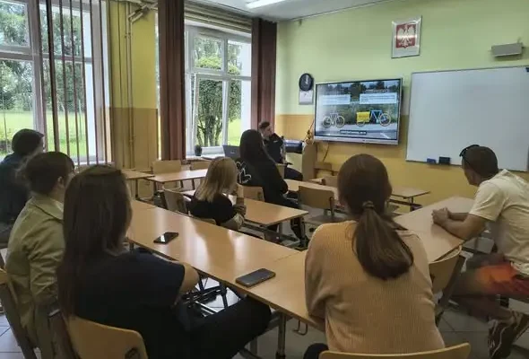 Policja z Giżycka uczy dzieci bezpiecznej drogi do szkoły