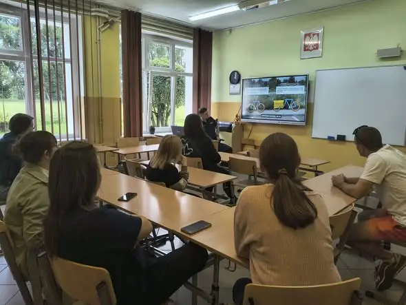 Policja z Giżycka uczy dzieci bezpiecznej drogi do szkoły