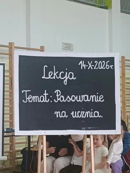 Ślubowanie pierwszoklasistów i Dzień Edukacji Narodowej w Gawlikach Wielkich