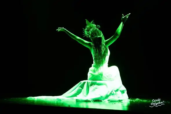 Premiera „Żywii…” w Giżyckim Centrum Kultury – sala pełna, owacje i głęboka refleksja