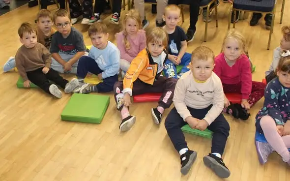 Iluzja i książki – magiczny pokaz w bibliotece w Kruklankach