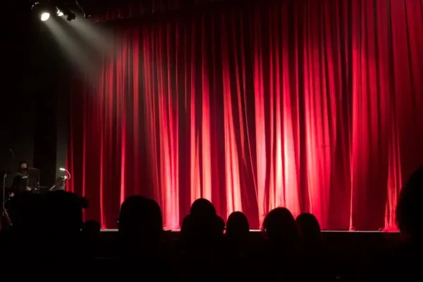 Kabaret Trzecia Strona Medalu wystąpi w Giżycku – zostało tylko 15 biletów