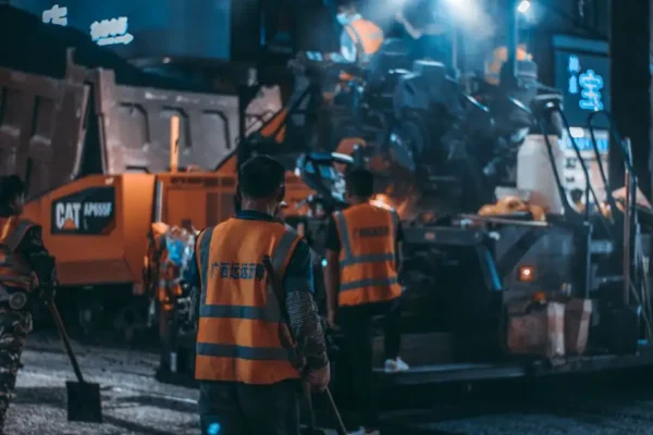 Giżycko: akcja „Bądź widoczny na drodze” – młodzież promuje odblaski